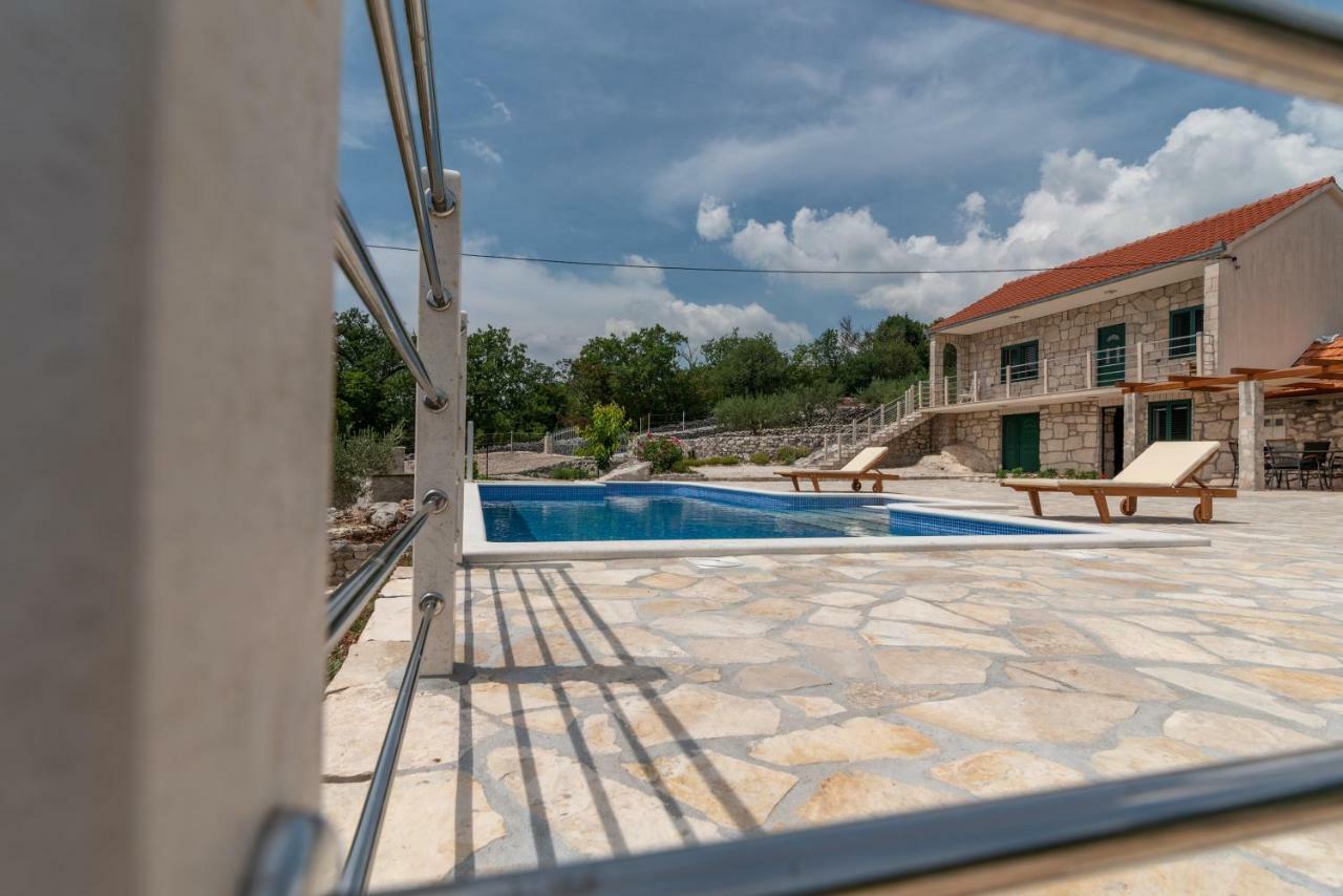Villa Zuza Bristivica Exterior photo